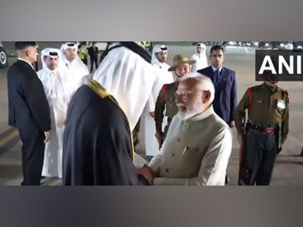 Prime Minister Narendra Modi receives Amir of State of Qatar, Sheikh Tamim Bin Hamad AL Thani, at Delhi airport (Image: ANI)