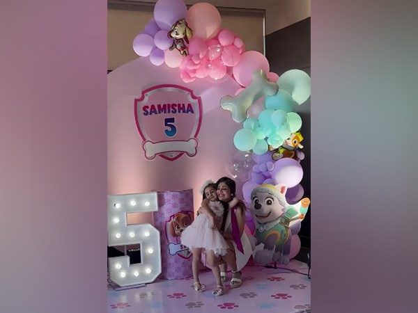 Shilpa Shetty with daughter Samisha (Image source: Instagram/@theshilpashetty)