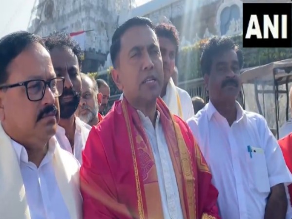 Goa CM Pramod Sawant offers prayers at Venkateswara Temple (Photo/ANI)