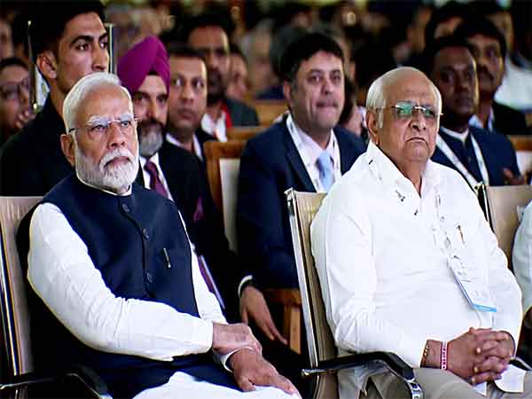 Prime Minister Narendra Modi with Gujarat Chief Minister Bhupendra Patel (File Photo/ANI)