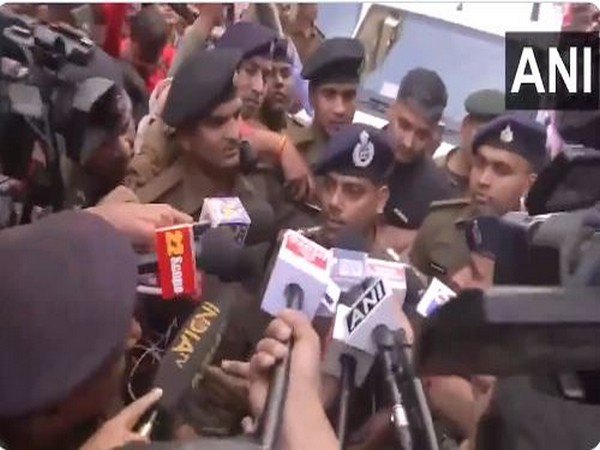 Patna SSP Awakash Kumar briefing reporters on a firing incident (Photo/ANI)