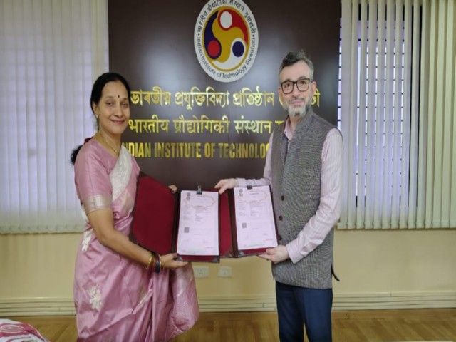 IIT Guwahati signs technology transfer MoU for low-cost, high-yield C-phycocyanin production technology (Photo/ANI) IIT Guwahati signs technology transfer MoU for low-cost, high-yield C-phycocyanin production technology (Photo/ANI)