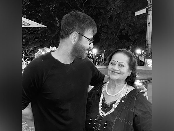 Ajay Devgn with mother Veena Devgn (Image source: Instagram/@ajaydevgn)