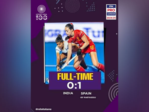 Spain and India in action. (Photo- HI X/@TheHockeyIndia)
