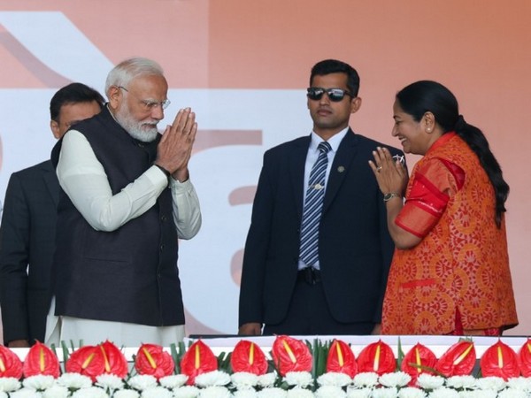 Delhi CM Rekha Gupta with PM Narendra Modi (Photo/ANI)