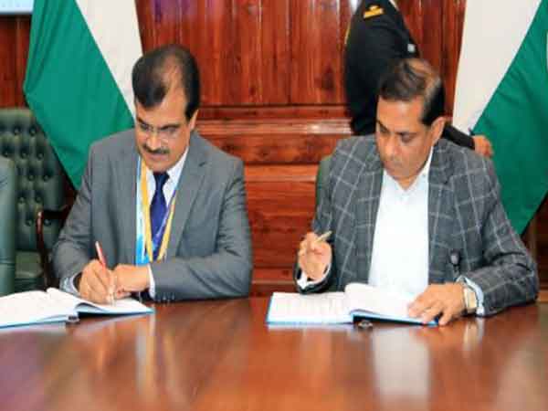 Ministry of Defence signed a contract with Bharat Electronics Limited on Thursday. Pic/ PIB)