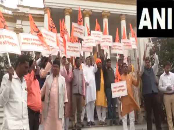 BJP MLAs stage protest against CM Mamata Banerjee over 