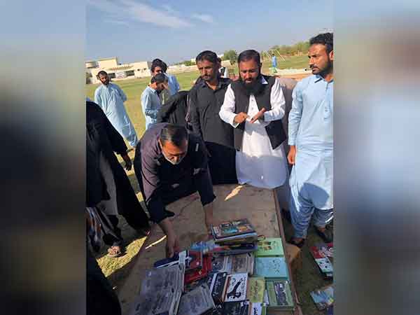  Forcible dismantling of the Baloch Student book stall at Othal University (Photo/@MahrangBaloch_) 