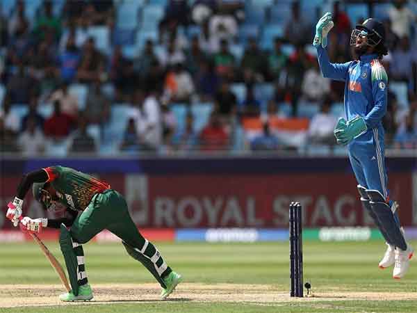 KL Rahul celebrating after taking a catch (Photo: Instagrm/klrahul)