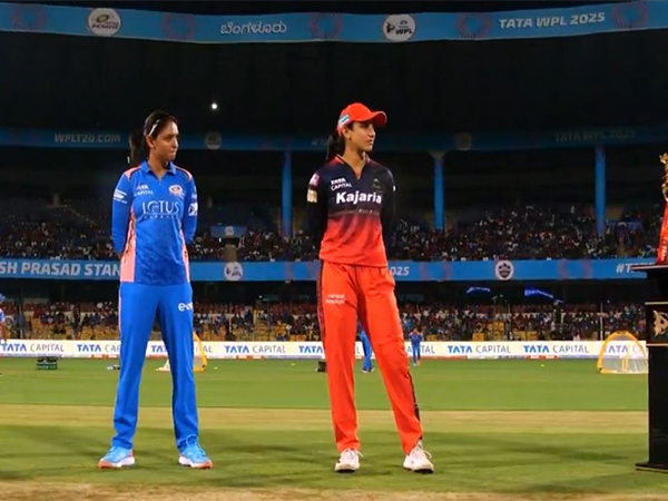 MI captain Harmanpreet Kaur and RCB captain Smriti Mandhana (Photo: @wplt20/X) 