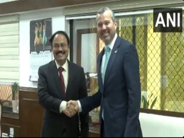 TK Ramachandran, Secretary of Ministry of Ports Shipping and Waterways and International Maritime Organisation Secretary-General Arsenio Dominguez (Photo/ANI)
