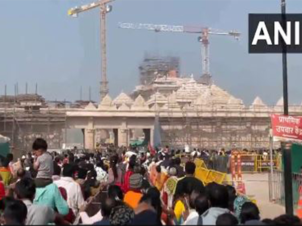  Devotees at Ayodhya's Shri Ram Janmabhoomi Temple. (Photo/ANI)