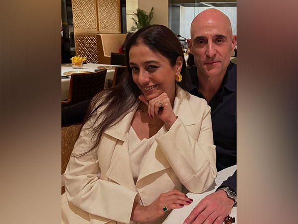 Actors Tabu and Mark Strong (Image source; Instagram @mrmarkstrong)