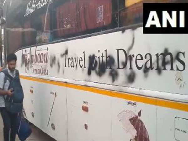 Shiv Sena (UBT) workers blacken Karnataka buses in Pune (Photo/ANI)