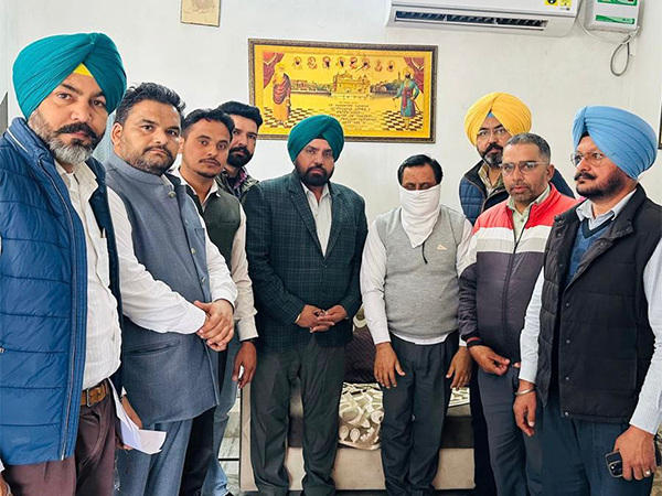 Punjab Vigilance Bureau officials apprehended the clerk red-handed. (Photo/ VB Punjab)