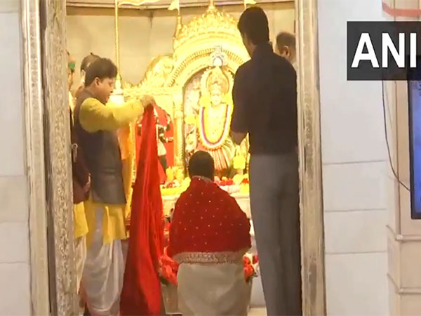 Visuals of CM Rekha Gupta offering prayers (Photo/ANI) 
