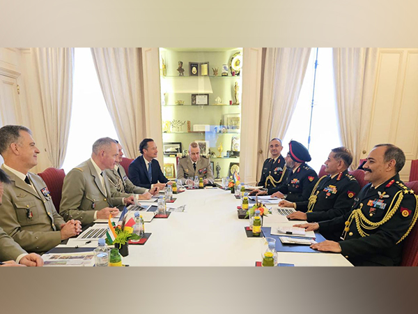 Indian and French Army delegations (Photo/Indian Army)
