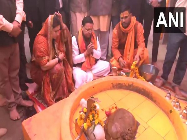 Uttarakhand CM  Pushkar Singh Dhami performs puja at Vankhandi Mahadev Temple  (Photo/ANI)