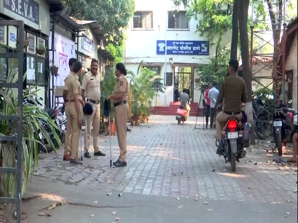 Visuals outside Swargate police Station (Photo/ANI)