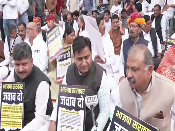  Congress protesting outside Rajasthan legislative assembly (Photo/ANI)