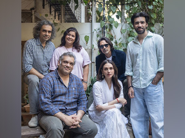 Team of 'O Saathi Re' (Image source: Netflix)