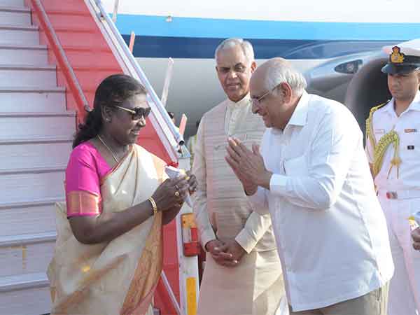 President Murmu receives warm welcome from Gujarat CM Bhupendra Patel at Ahmedabad Airport (Photo/ANI)