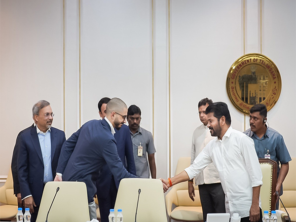  Emaar Properties officials meet Telangana CM Revanth Reddy. (Photo/Telangan CMO) 