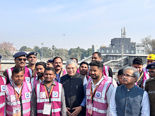 Railway Minister Ashwini Vaishnaw with officials at Prayagraj. (Photo/Indian Railway) 