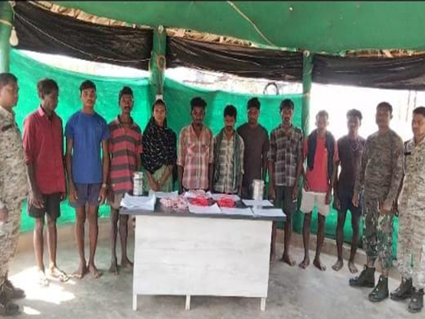 Arrested Naxalites from Bijapur (Photo: Bijapur Police)