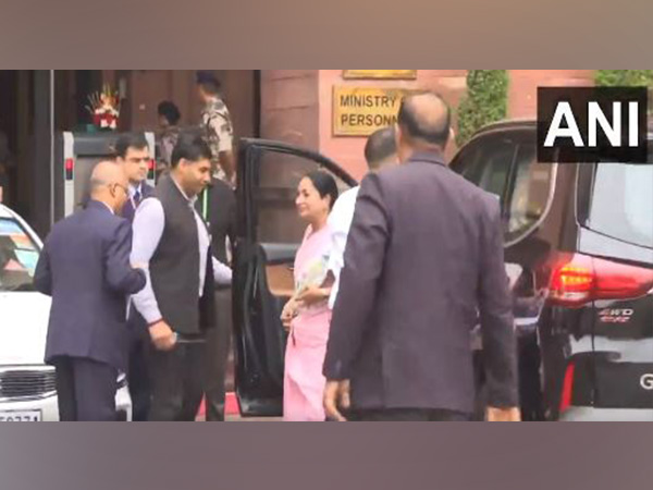 Delhi CM Rekha Gupta arrives at the Ministry of Home Affairs (Photo/ANI)