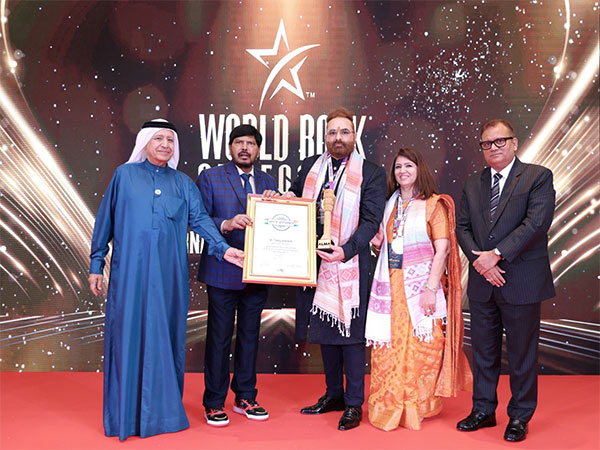 JM Global Group Chairman Dr Jitendra Matlani honoured with Bharat Kirtiman Award in Dubai 