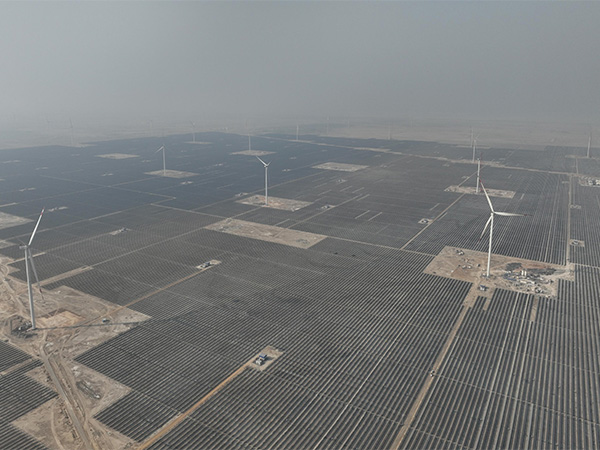 Adani Green Energy Ltd site (Image: AGEL)