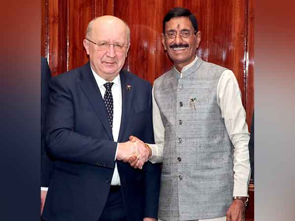  Raksha Rajya Mantri Sanjay Seth with the Commissioner for Defence and Space, European Commission Andrius Kubilius (Photo/@SethSanjayMP)