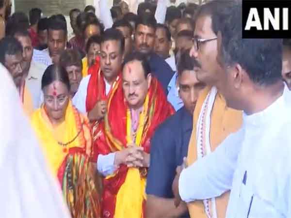  Union Health Minister JP Nadda offers prayers at Jagannath Puri Temple Puri (Photo/ANI)