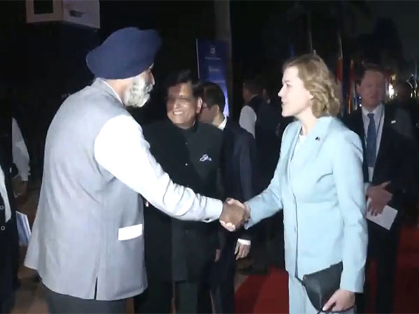 EU College of Commissioners, Union Minister of Commerce and Industry Piyush Goyal attend dinner reception hosted by CII (Photo/ANI)