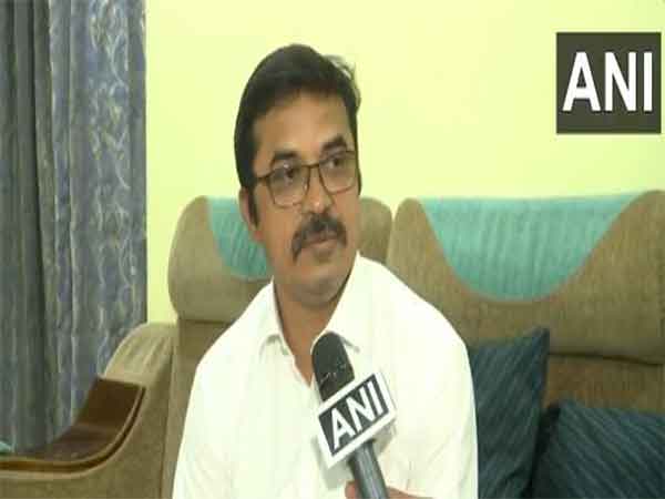 AIADMK National Spokesperson Kovai Sathyan (Photo/ANI)