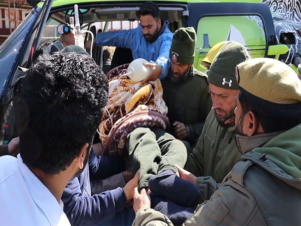A Patient is being airlifted from the border area of Karnah, Jammu and Kashmir. (Pic/ District Administration Kupwara)