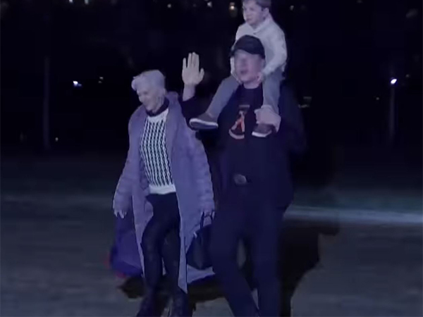 Elon Musk with his mother May and son X (Photo/US Network pooI via Reuters)