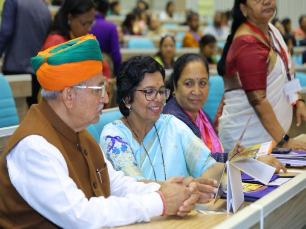 Minister of State  Law & Justice Arjun Ram Meghwal and  NCW Chairperson Vijaya Rahatkar at an event. (Photo/Press release)