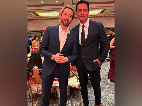  Actor Sonu Sood with Hollywood star Adrien Brody(Photo/instagram/@sonu_sood)