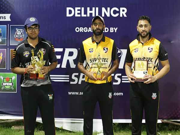 Award winners (Photo:  Servotech Sports Elite Cricket Tournament)