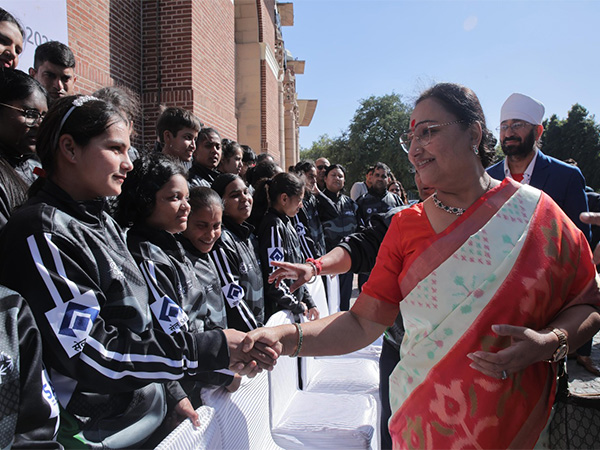 Dr Mallika Nadda with athletes. (Photo- Special Olympics Bharat)