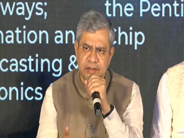 Union IT Minister, Ashwini Vaishnaw (Photo/Dataquest India/YT)