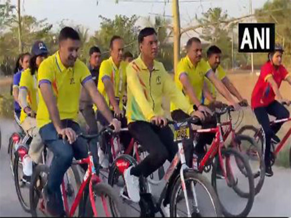 Union Sports Minister Mansukh Mandaviya participates in 'Fit India Cycling' event  (Photo/ANI) 
