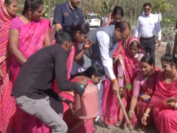 Union Minister Shivraj Singh Chouhan planting sapling with women in Bhopal (Photo/ANI)
