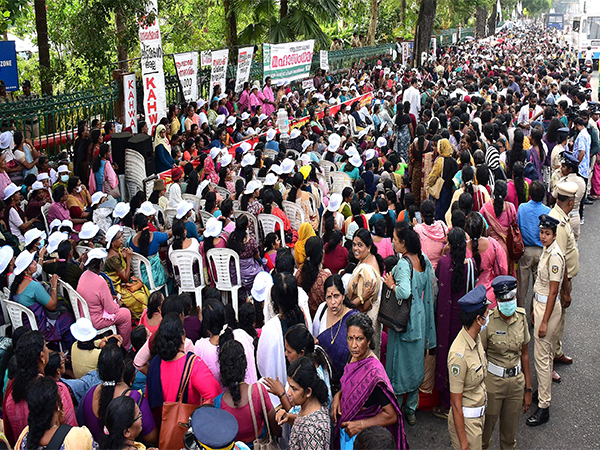 A large number of ASHA workers gathered near the Secretariat in Thiruvananthapuram. (Photo/ANI)