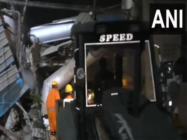 6 workers feared trapped after portion of factory collapsed in Ludhiana (Photo/ANI)