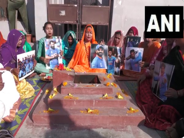 Transgender community in Prayagraj perform 'havan' for team India's victory. (Photo/ANI)