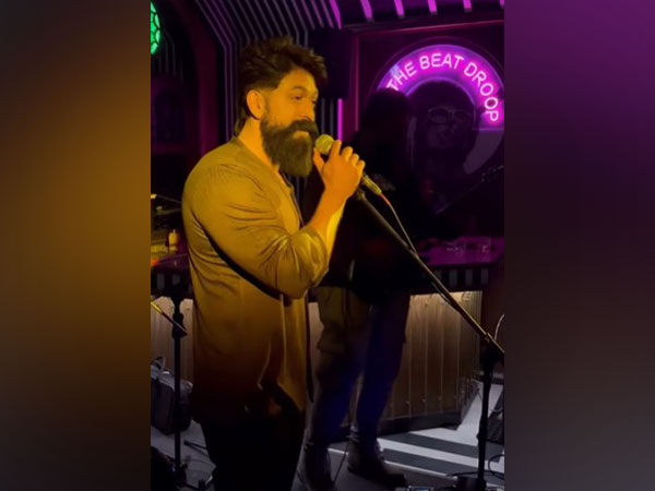 Superstar Yash (Photo/instagram/@iamradhikapandit)