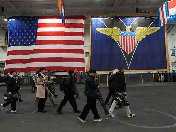 US aircraft carrier Carl Vinson makes port call in Busan (Photo/Reuters)